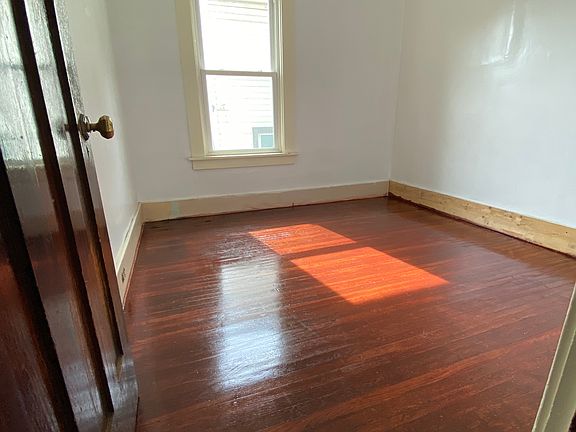 2nd image of 814 Humboldt Pkwy #2F
