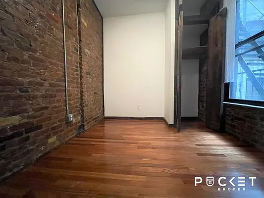 Rented by PocketBroker Inc | media 34