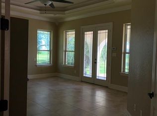 825 Bar X Trl, Angleton, TX 77515