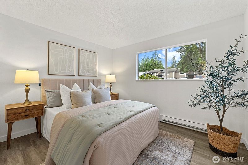 3rd image of 17519 149th Avenue SE #D-3