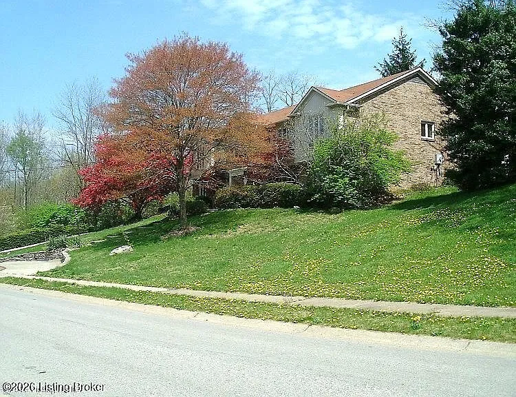2311 Fallsview Rd — Photo 3