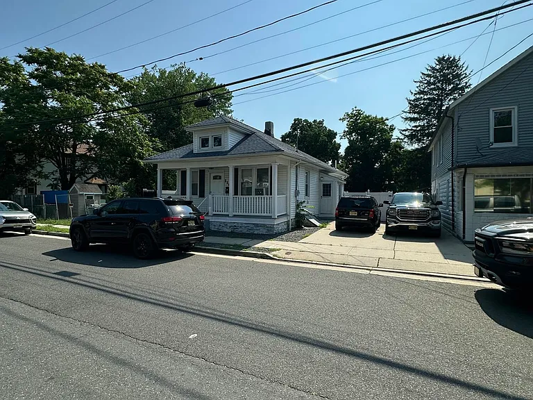 116 De Witt Ave — Photo 10