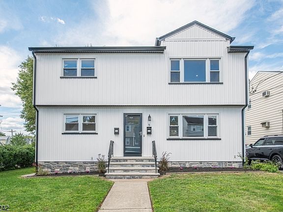 2nd image of 5 Underhill Ct