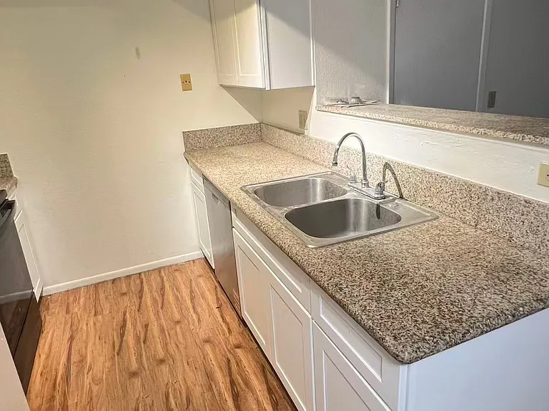 310 S Wilson St #202 — Photo 7