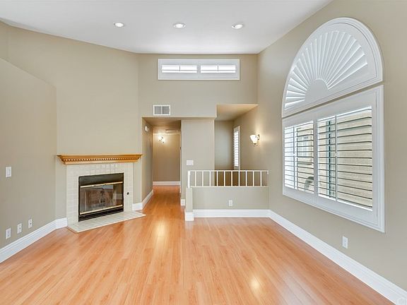 5th image of 14704 Moon Crest Ln Unit E