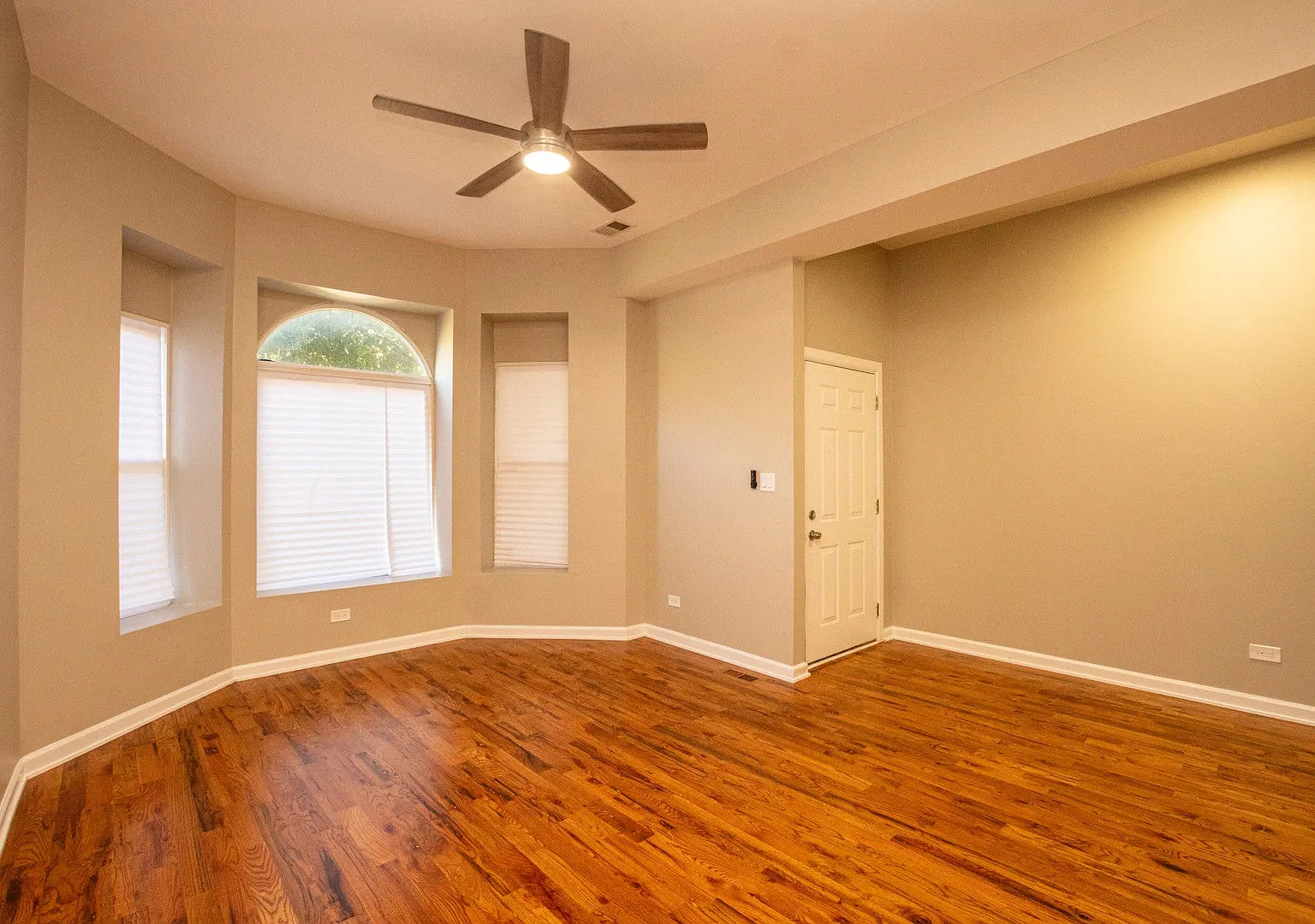 3 bed, 1300 sqft, $2,750 — Photo 4