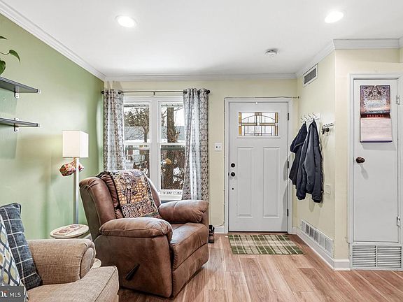 4th image of 3850 Woodhaven Rd Unit 607