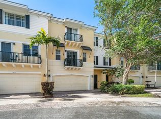 3853 NW 5th Ter, Boca Raton, FL 33431