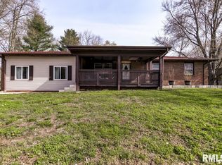 13 Ramblewood Dr, Chatham, IL 62629