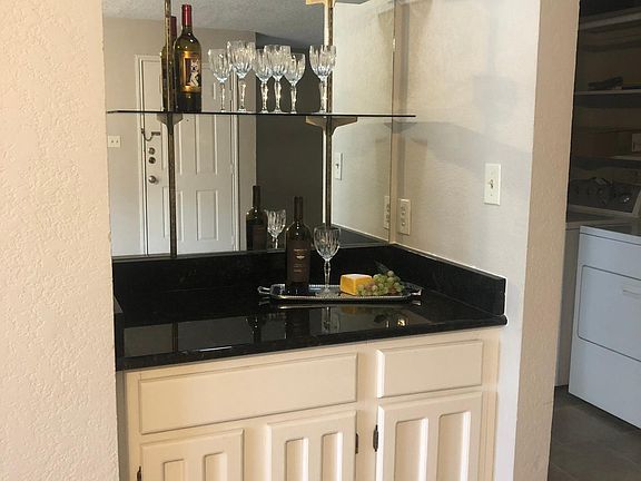 3rd image of 1202 Thorpe Ln APT 301