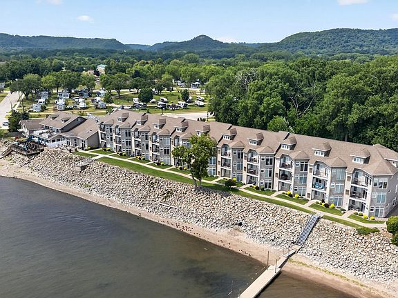 2nd image of 1702 N Lakeshore Dr #3