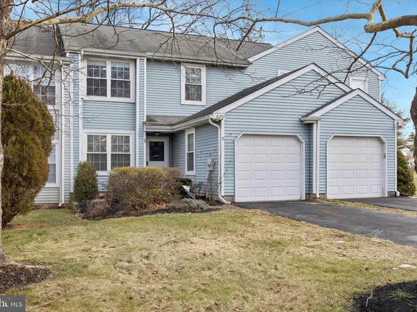 12 Carousel Cir, Doylestown, PA 18901