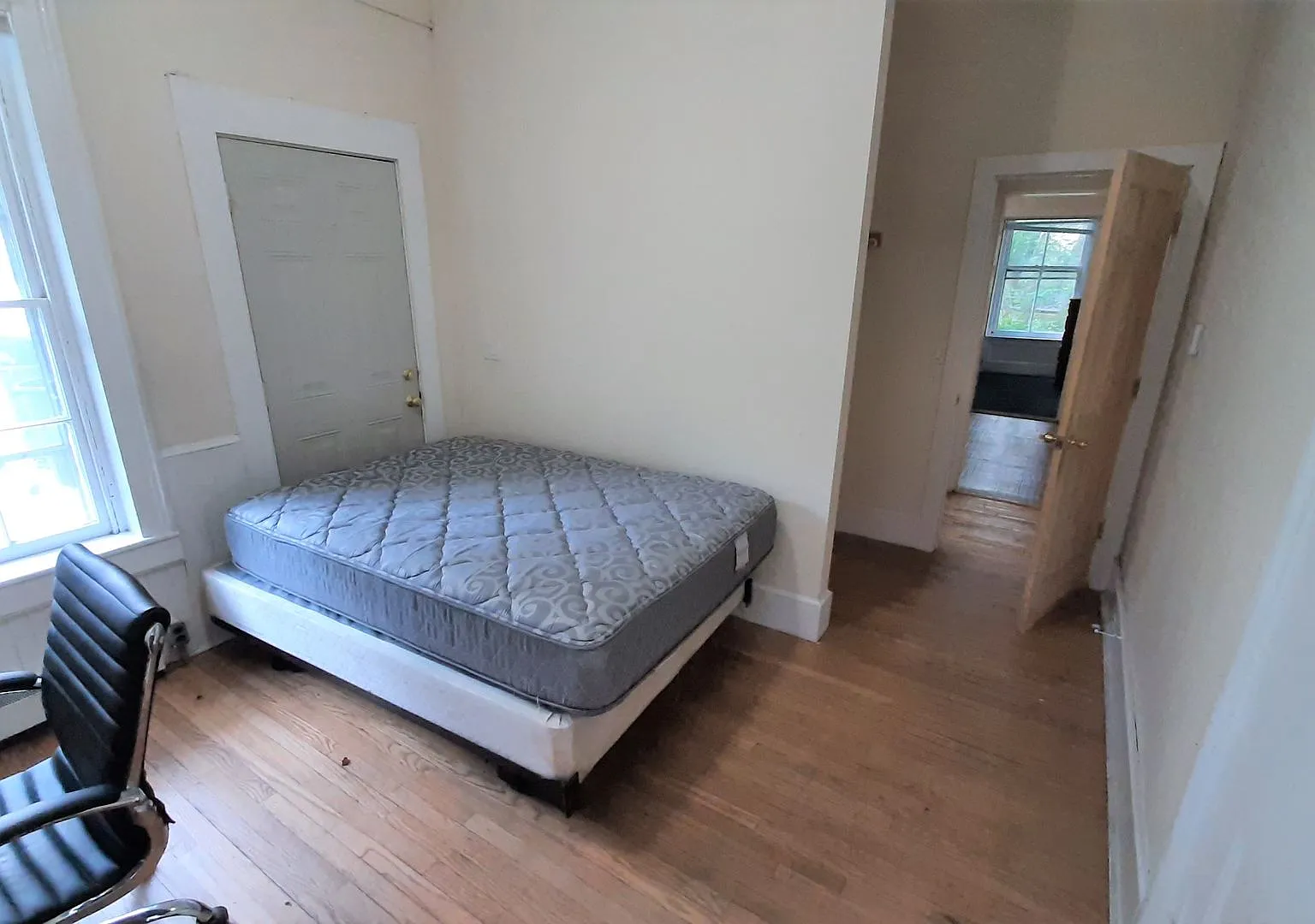 105 Hudson St — Photo 4