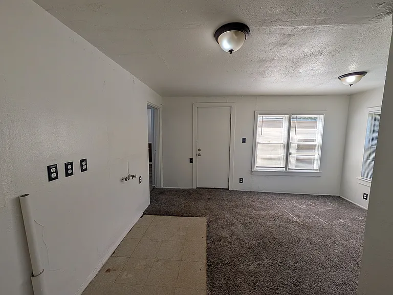 313 E Jacobs Dr #1 — Photo 10