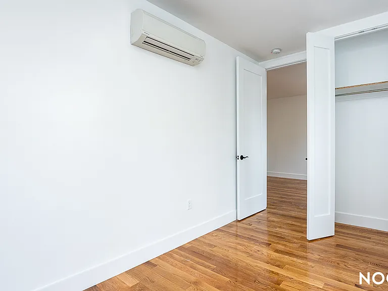 589 Knickerbocker Ave #2 — Photo 17