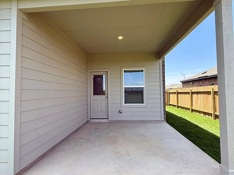 306 Camargue Dr — Photo 30