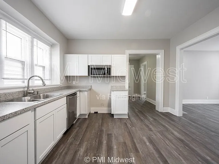 538 W 29th St #B — Photo 30