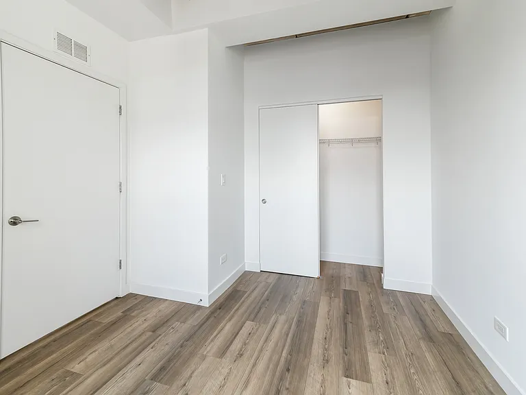The Hutchinson — Photo 25