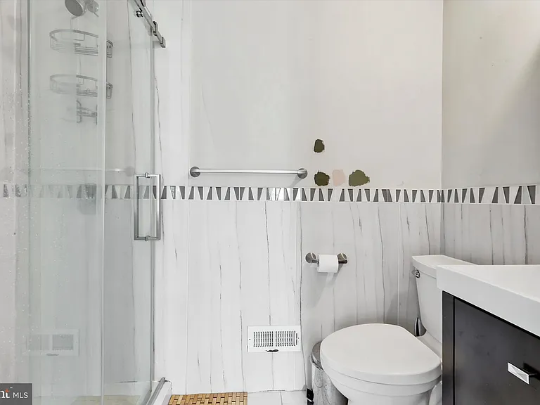 5217 Larchwood Ave — Photo 16