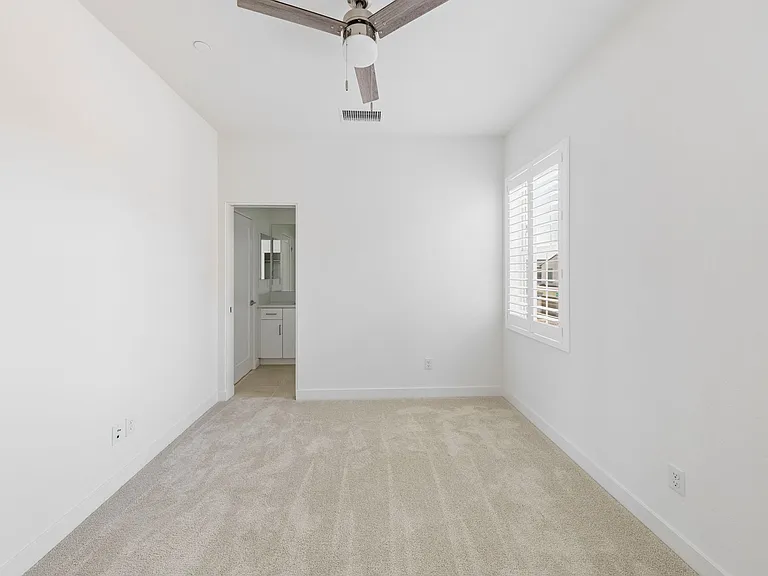 35923 Hinksey St — Photo 25