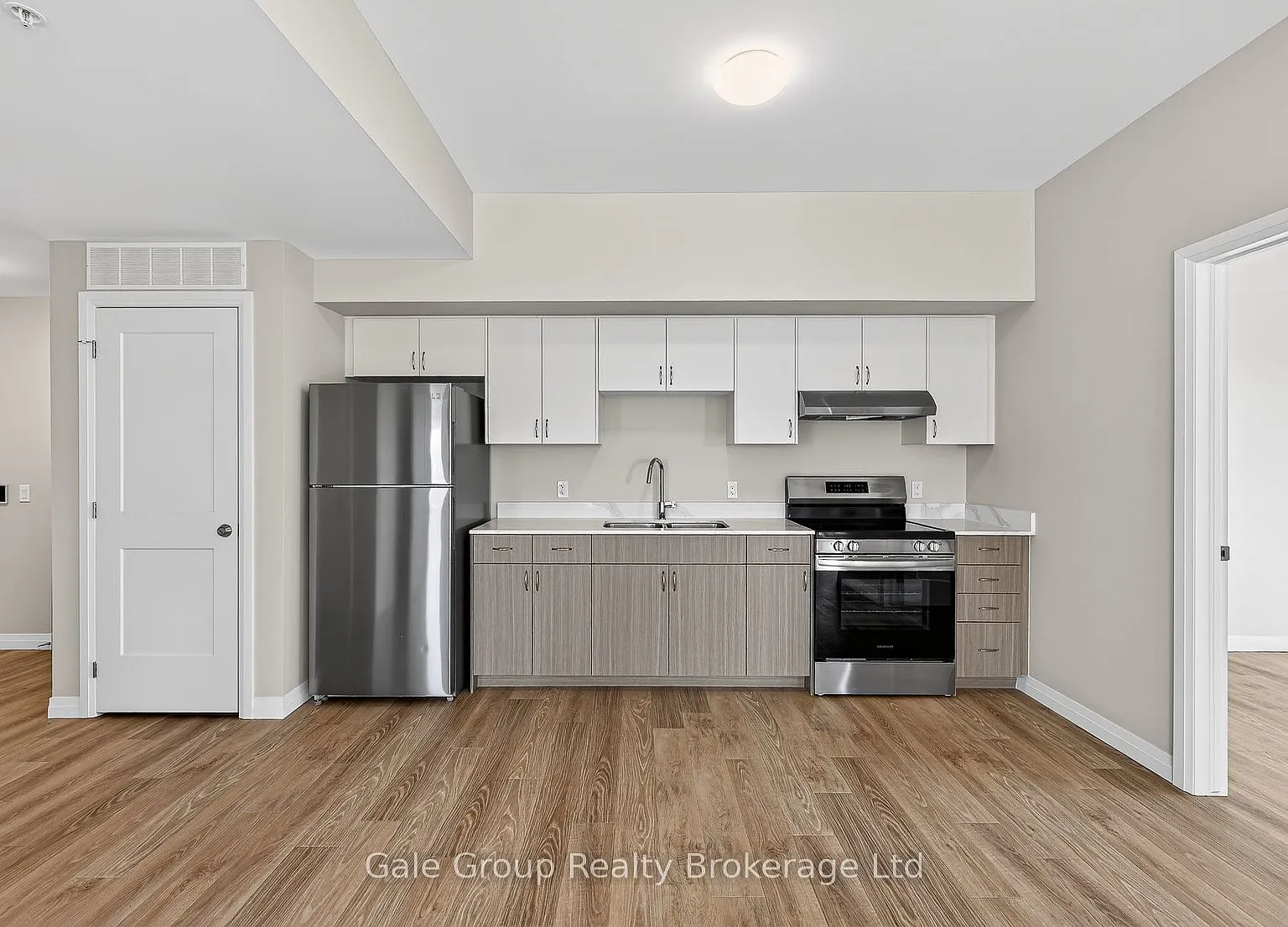 3 bed, $2,400 — Photo 3