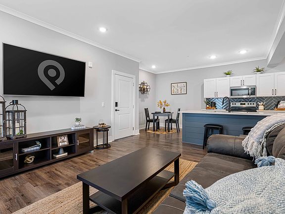 4th image of 4850 SW 40th Ave #106