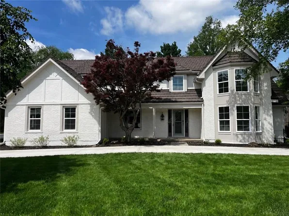 10426 Alhambra St, Overland Park, KS 66207
