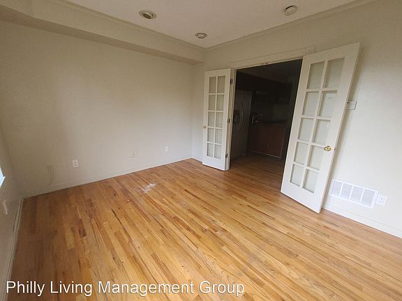 2nd image of 815 S 4th St #10545490