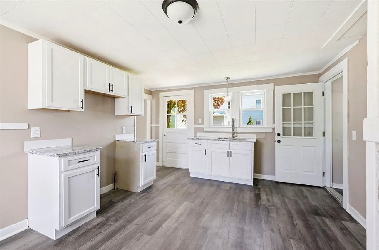 2 bed, 1170 sqft, $1,850 — Photo 3