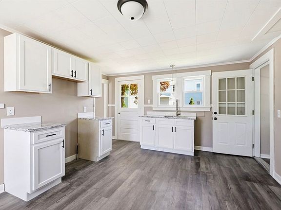 3rd image of 10 W School St #1