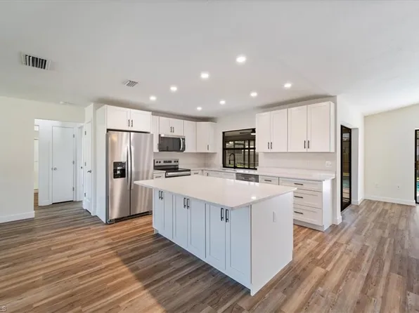 8072 Pennsylvania BLVD, FORT MYERS, FL 33967