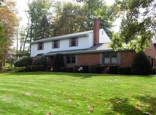 1732 Hassam Rd, Coraopolis, PA 15108