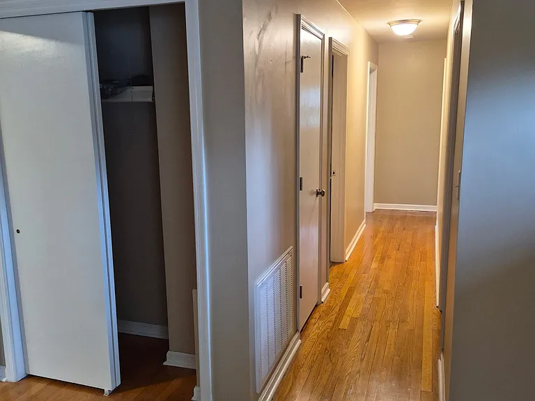 694 Phillip St — Photo 14