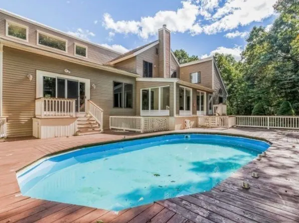 2 Remington Court, Derry, NH 03038