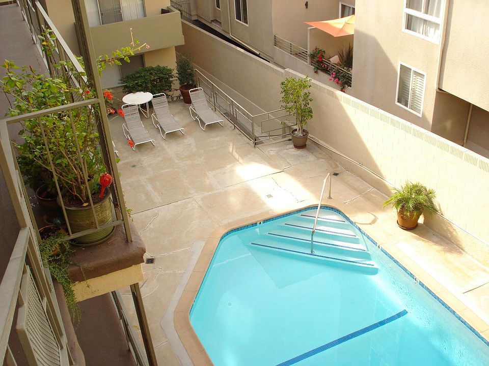 1st image of 7245 Franklin Ave APT 12