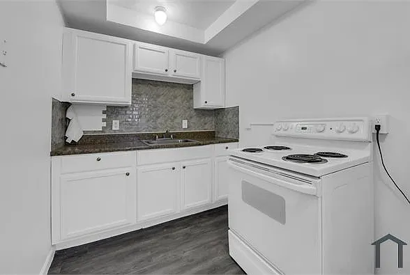 8259 Schaefer Hwy #1 — Photo 7