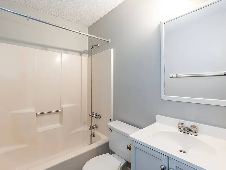 Ligon Apartments- 2900 Ligon St — Photo 9
