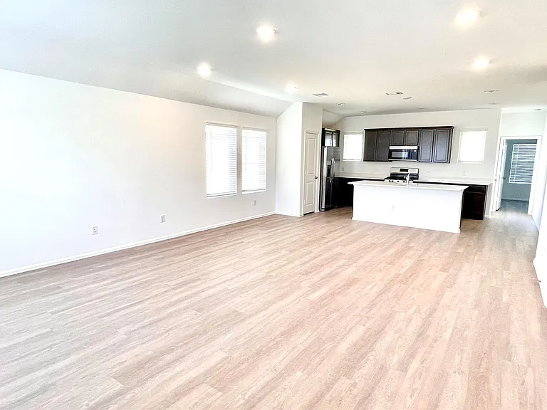 23504 Marble Pass Trce — Photo 2