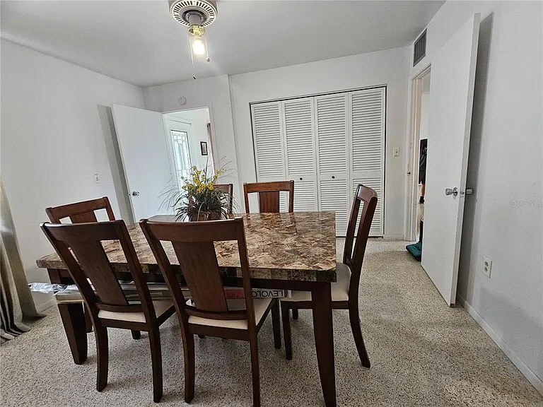 1703 Amhurst Cir — Photo 18