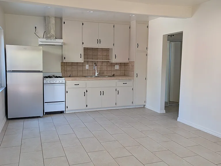 2215 S Meridian Ave #A — Photo 3