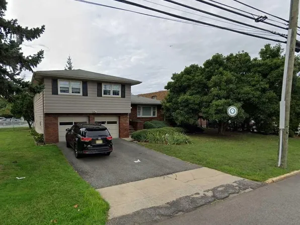 227 E Park St, Moonachie, NJ 07074