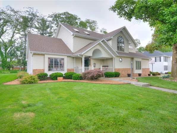 1160 Meadowview Dr, Decatur, IL 62526