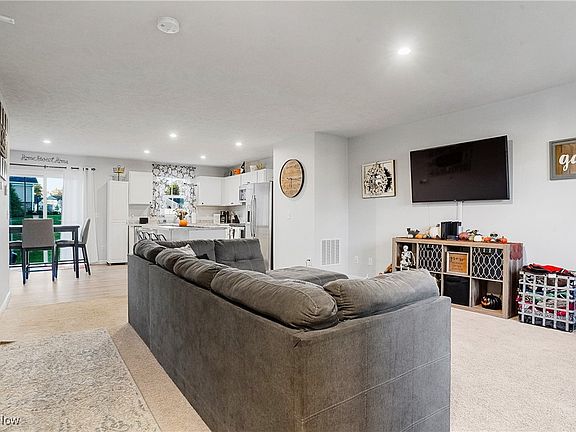 4th image of 3299 Brentwood Dr