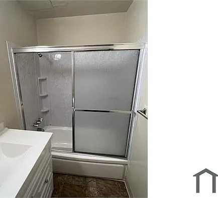 2905 Bona St #5 — Photo 3