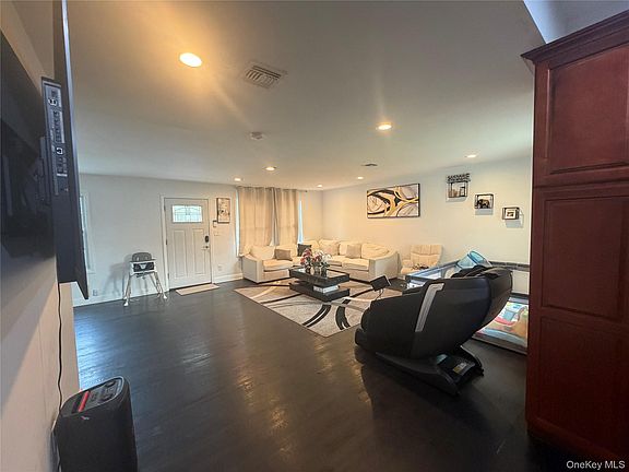 3rd image of 1013 Merriam Road