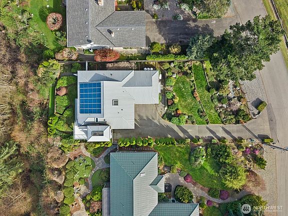 2nd image of 1818 Seaview Avenue