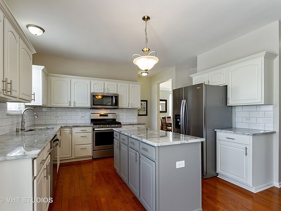 5th image of 1902 Applewood Dr