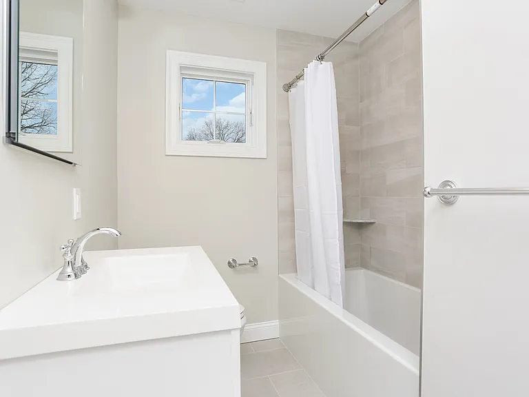 81 Cos Cob Ave #B — Photo 11