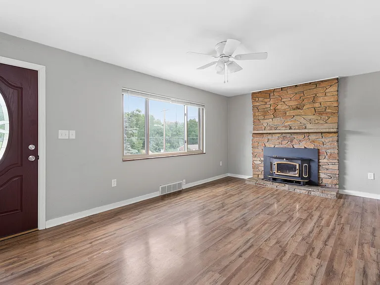 5649 Library Rd — Photo 6