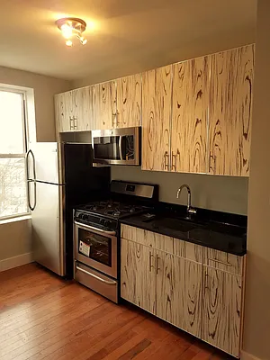 Rented by Space Link Realty | media 26